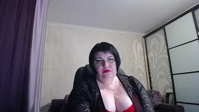 JuicyLady Di online show from February 6, 3:31 pm