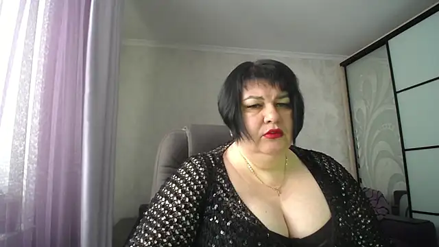 JuicyLady Di online show from March 17, 6:29 am