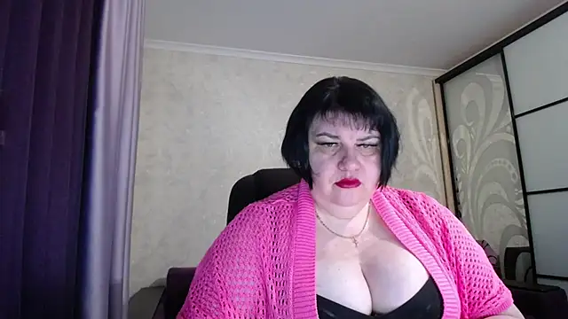 JuicyLady Di online show from January 19, 5:00 am