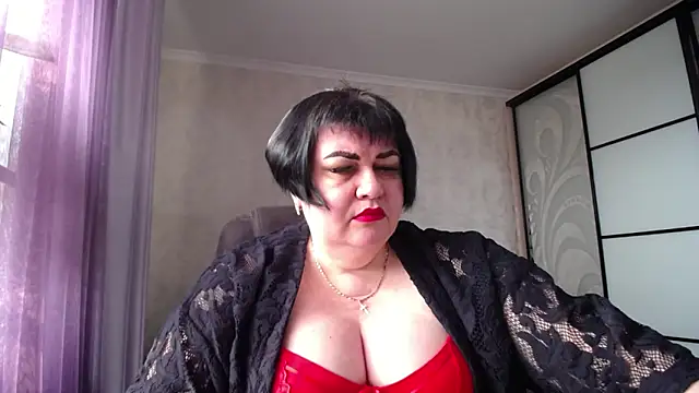 JuicyLady Di online show from April 12, 5:01 am