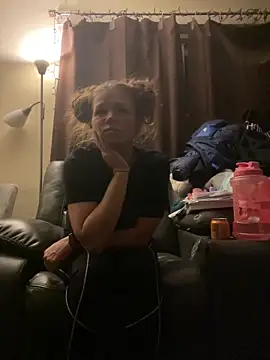 Snapshot of bustybunny25 chatting on February 17, 6:42 am bustybunny25 online show from February 17, 6:42 am