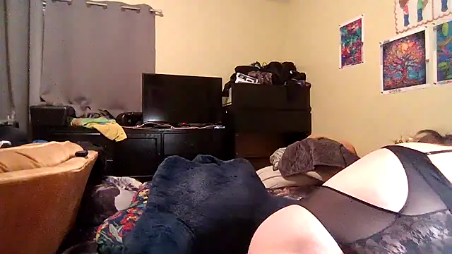 Snapshot of newfieocean chatting on November 9, 3:49 am newfieocean online show from November 9, 3:49 am