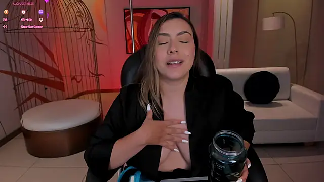 Snapshot of MartinnaBonnet chatting on December 21, 4:36 pm MartinnaBonnet online show from December 21, 4:36 pm