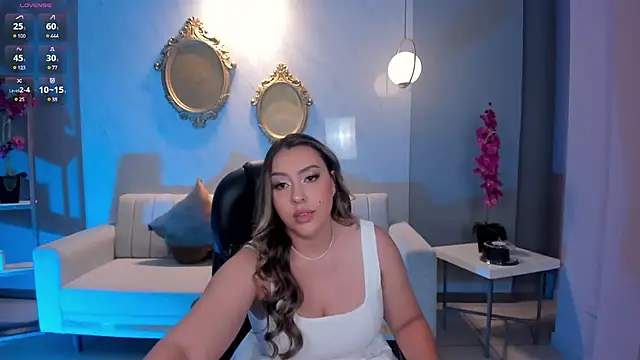 Snapshot of MartinnaBonnet chatting on January 23, 3:54 pm MartinnaBonnet online show from January 23, 3:54 pm