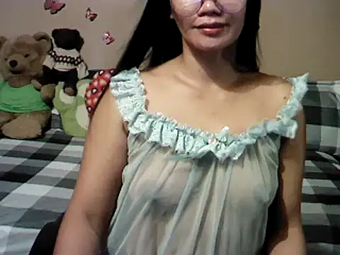 Snapshot of Mia_Rein chatting on February 9, 9:58 am Mia Rein online show from February 9, 9:58 am