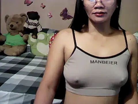 Snapshot of Mia_Rein chatting on February 10, 1:03 am Mia Rein online show from February 10, 1:03 am