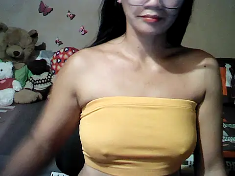 Snapshot of Mia_Rein chatting on July 14, 10:32 am Mia Rein online show from July 14, 10:32 am