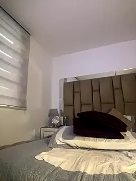 Amber Parker online show from December 5, 1:42 pm