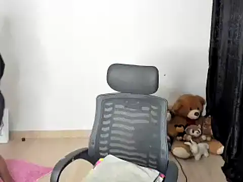  Hello Titty  online show from February 25, 12:47 am