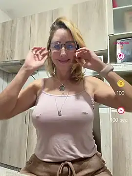 Snapshot of RAIRAsexy chatting on July 24, 9:57 pm RAIRAsexy online show from July 24, 9:57 pm