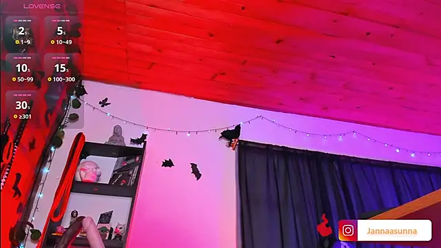 Snapshot of EmmaRusso chatting on February 14, 9:32 pm EmmaRusso online show from February 14, 9:32 pm