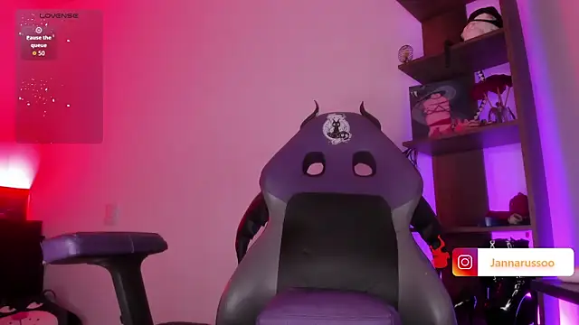 EmmaRusso online show from April 19, 10:47 am