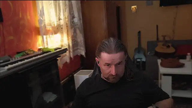 Mosiadz1975 online show from March 3, 11:24 pm