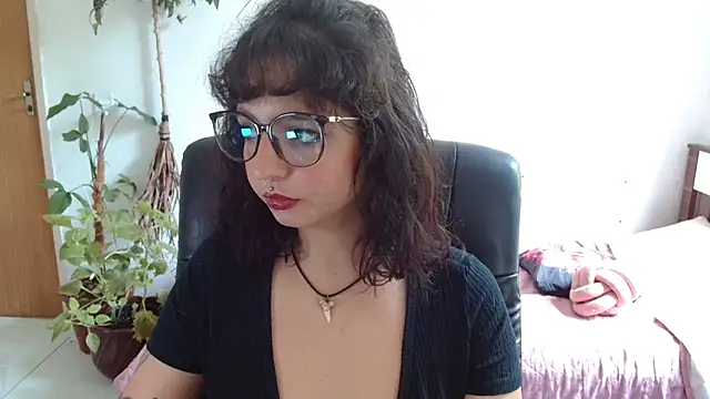 myamillor online show from December 20, 1:29 pm