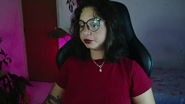 Snapshot of myamillor chatting on July 15, 8:47 pm myamillor online show from July 15, 8:47 pm
