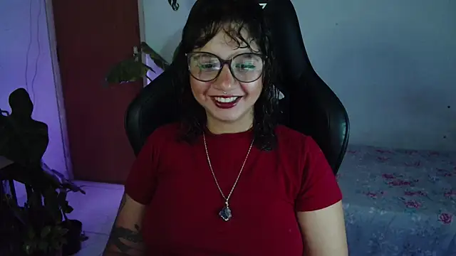 Snapshot of myamillor chatting on July 22, 10:01 pm myamillor online show from July 22, 10:01 pm