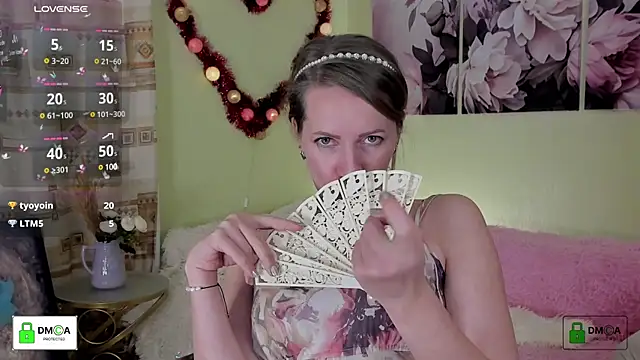 Queenymel online show from January 14, 8:15 pm