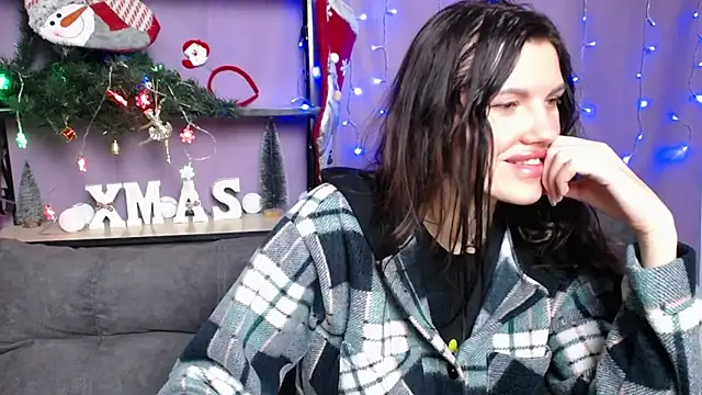 Snapshot of MilaLoona chatting on January 7, 7:10 am MilaLoona online show from January 7, 7:10 am