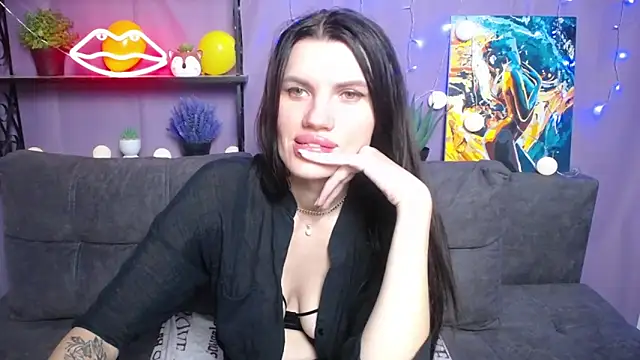 Snapshot of MilaLoona chatting on January 26, 1:15 pm MilaLoona online show from January 26, 1:15 pm