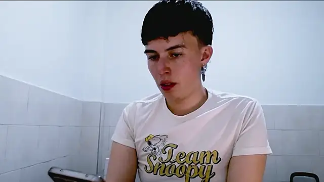 Snapshot of Cocain_Atenea chatting on May 2, 9:09 pm Cocain Atenea online show from May 2, 9:09 pm