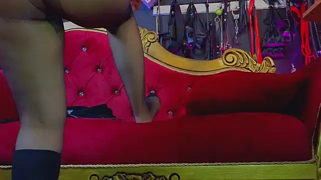 Snapshot of PerlaDivaio chatting on October 27, 2:32 pm PerlaDivaio online show from October 27, 2:32 pm