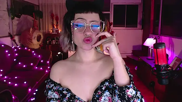 Aquamarinebubble online show from March 3, 4:47 am