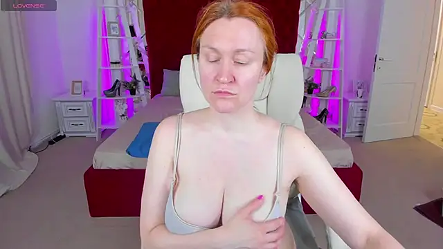 Kamilla Hot online show from May 23, 11:36 am