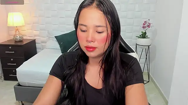 Snapshot of isabella_florez chatting on December 7, 12:24 pm isabella florez online show from December 7, 12:24 pm