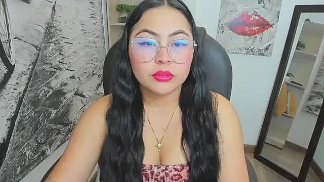 Snapshot of Hana___ chatting on November 13, 10:30 pm Hana online show from November 13, 10:30 pm