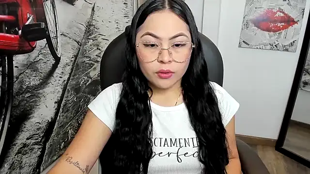 Snapshot of Hana___ chatting on November 15, 12:19 am Hana online show from November 15, 12:19 am