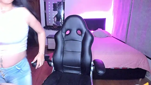 Snapshot of yesie_hot chatting on December 7, 4:09 am yesie hot online show from December 7, 4:09 am