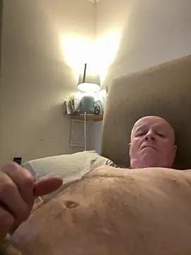 locallad88 online show from April 16, 8:09 pm