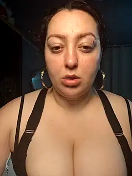 Snapshot of mihaelaa chatting on May 8, 8:14 pm mihaelaa online show from May 8, 8:14 pm