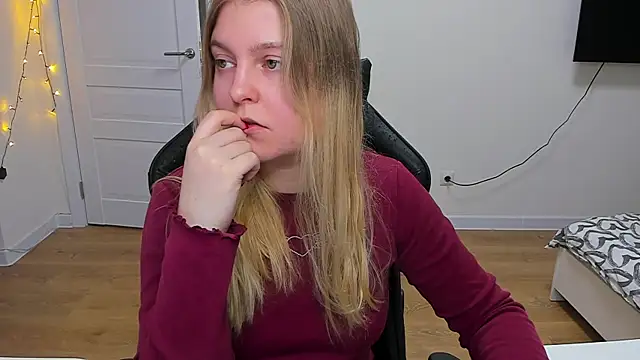 Snapshot of stacy_miracle chatting on December 14, 3:25 pm stacy miracle online show from December 14, 3:25 pm