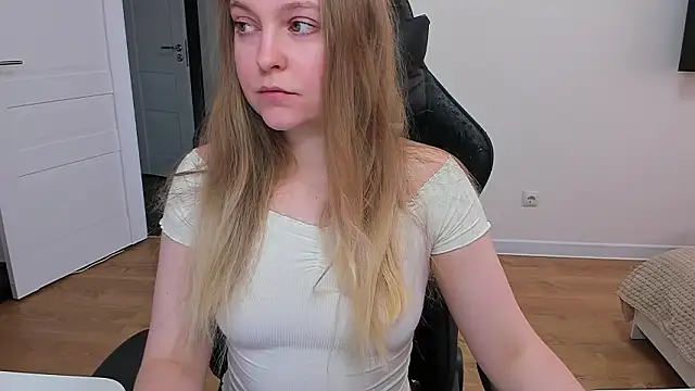 Snapshot of stacy_miracle chatting on February 24, 2:15 pm stacy miracle online show from February 24, 2:15 pm