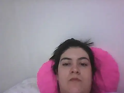 lauratobon online show from June 17, 6:49 am