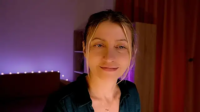 Snapshot of ZoeGrant chatting on April 28, 5:40 pm ZoeGrant online show from April 28, 5:40 pm