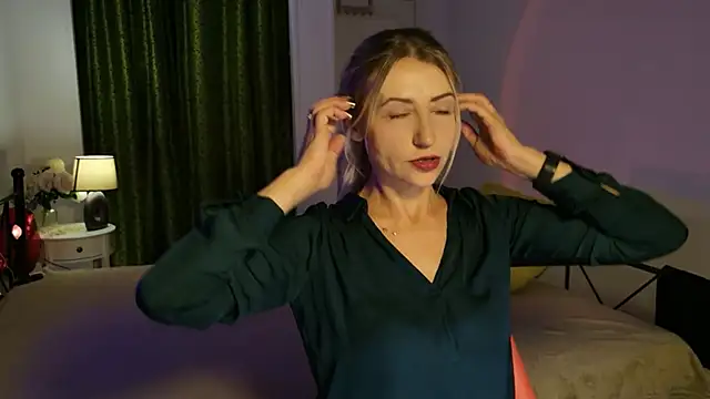 Snapshot of ZoeGrant chatting on May 28, 5:32 pm ZoeGrant online show from May 28, 5:32 pm