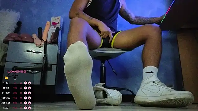 TomLover 12 online show from April 14, 1:28 pm