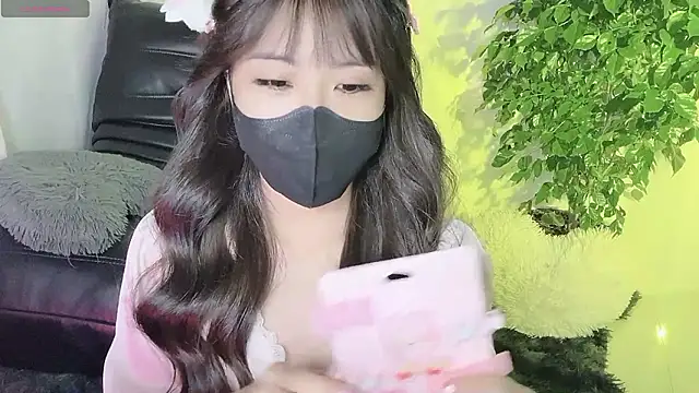 Mya Lee online show from December 6, 4:28 pm