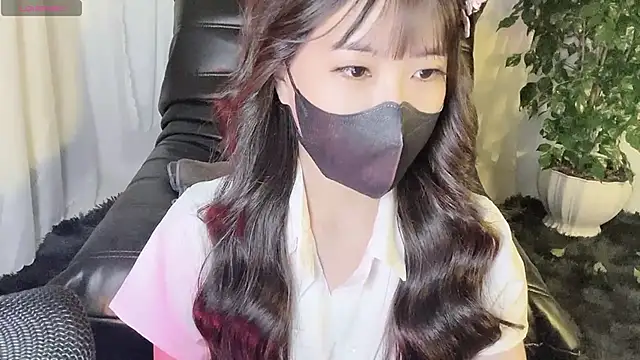 Mya Lee online show from December 11, 7:25 pm