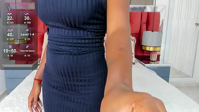 Snapshot of GianinaLewis chatting on December 21, 7:43 pm GianinaLewis online show from December 21, 7:43 pm