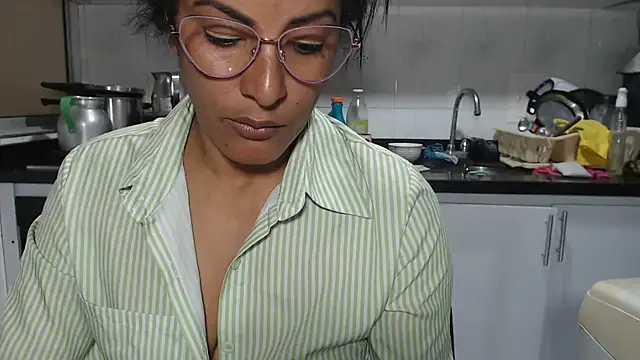 kateleyagrey online show from January 15, 7:39 pm