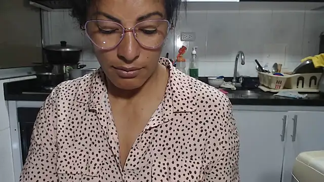 kateleyagrey online show from March 6, 11:39 am