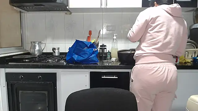 kateleyagrey online show from March 30, 6:20 pm