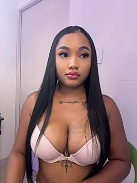 Snapshot of TianaaJackson chatting on July 17, 8:46 pm TianaaJackson online show from July 17, 8:46 pm