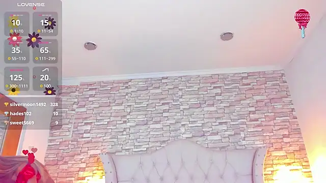 Snapshot of Lucia-sex chatting on February 14, 8:05 pm Lucia-sex online show from February 14, 8:05 pm