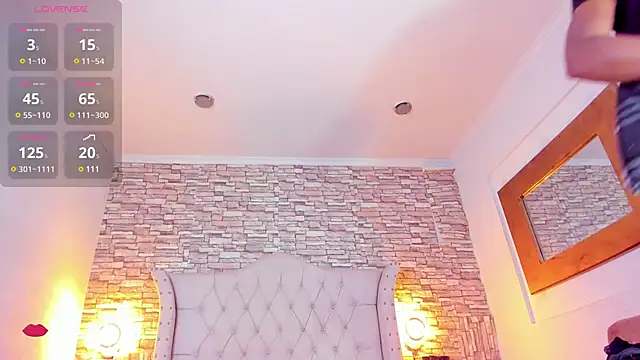 Snapshot of Lucia-sex chatting on March 6, 11:09 pm Lucia-sex online show from March 6, 11:09 pm