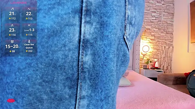 Snapshot of Lucia-sex chatting on March 18, 8:04 pm Lucia-sex online show from March 18, 8:04 pm