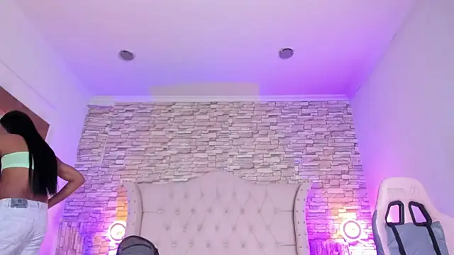 Snapshot of Lucia-sex chatting on January 10, 7:48 pm Lucia-sex online show from January 10, 7:48 pm